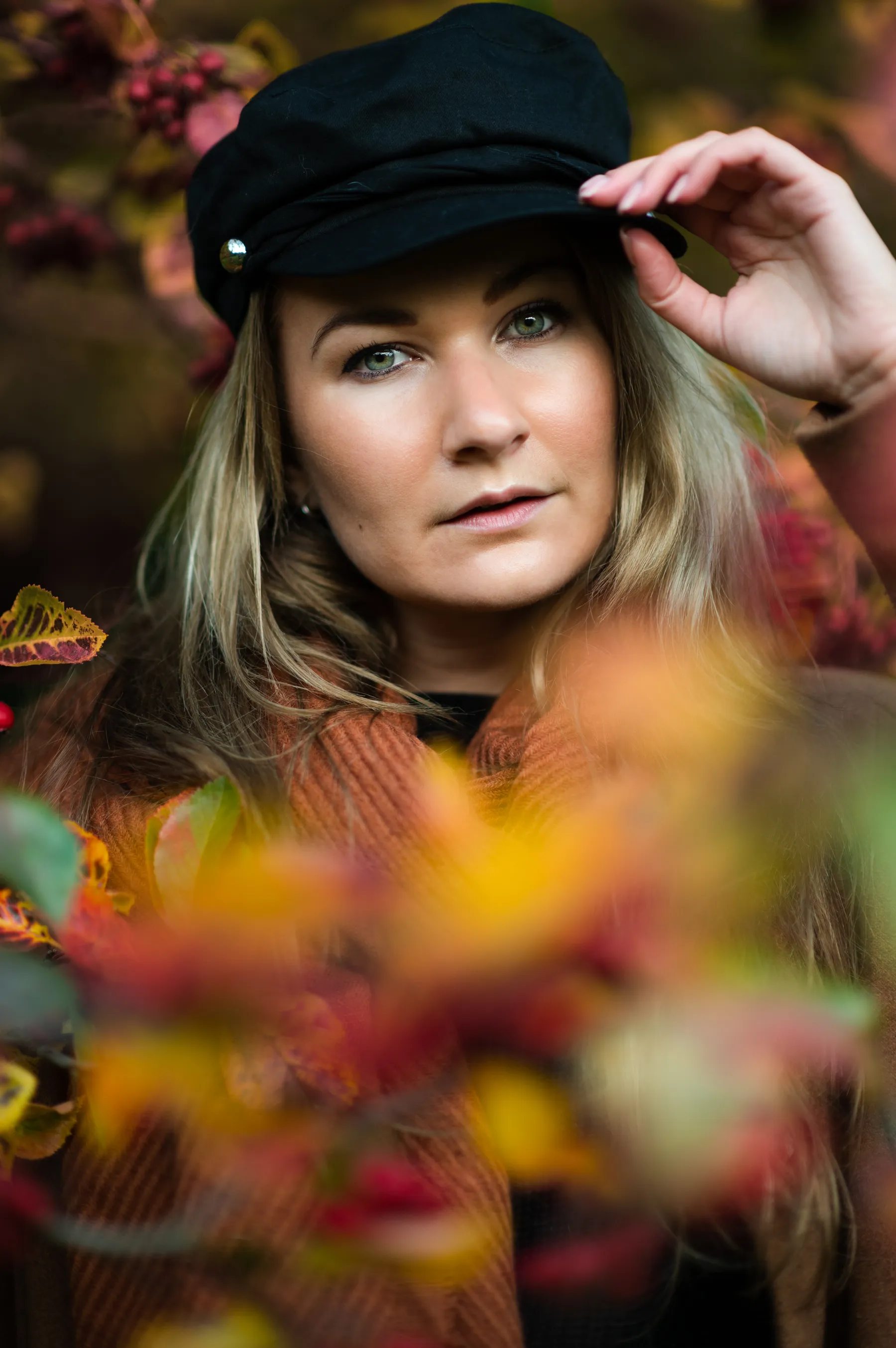 Autumn photo shoot among golden leaves in Kent
