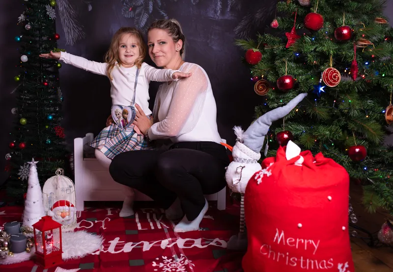 Christmas family portrait in Maidstone studio, photo 4