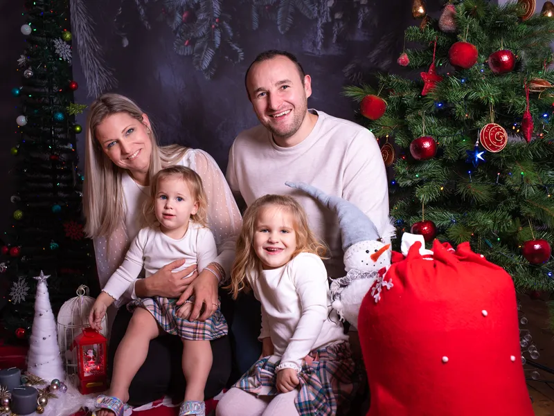 Christmas family portrait in Maidstone studio, photo 5
